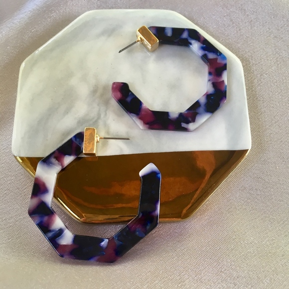 Hexagon Purple Acrylic Tortoise Gold Bar Earrings - Picture 6 of 7